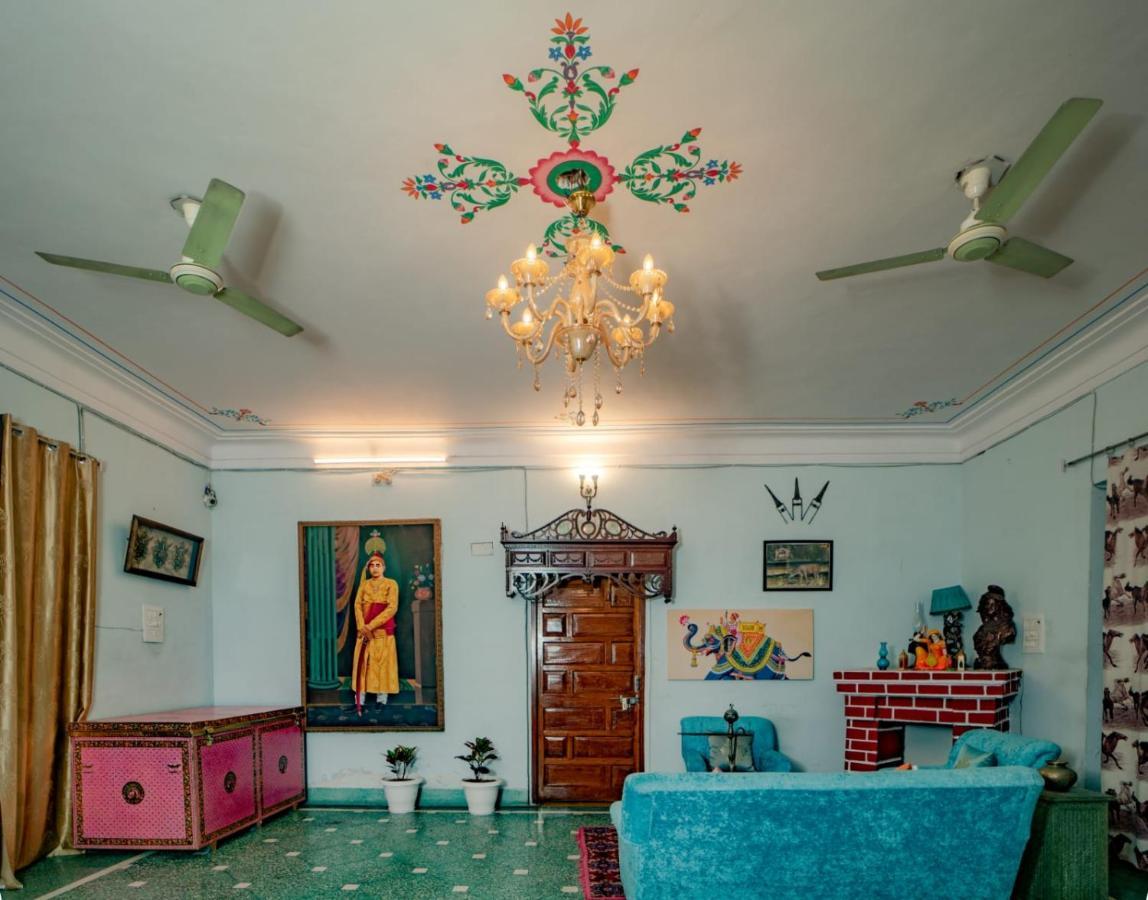 Hotel Ambavgarh Palace Udaipur Exteriör bild
