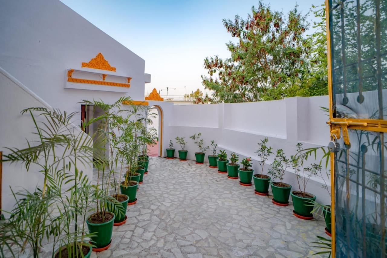 Hotel Ambavgarh Palace Udaipur Exteriör bild