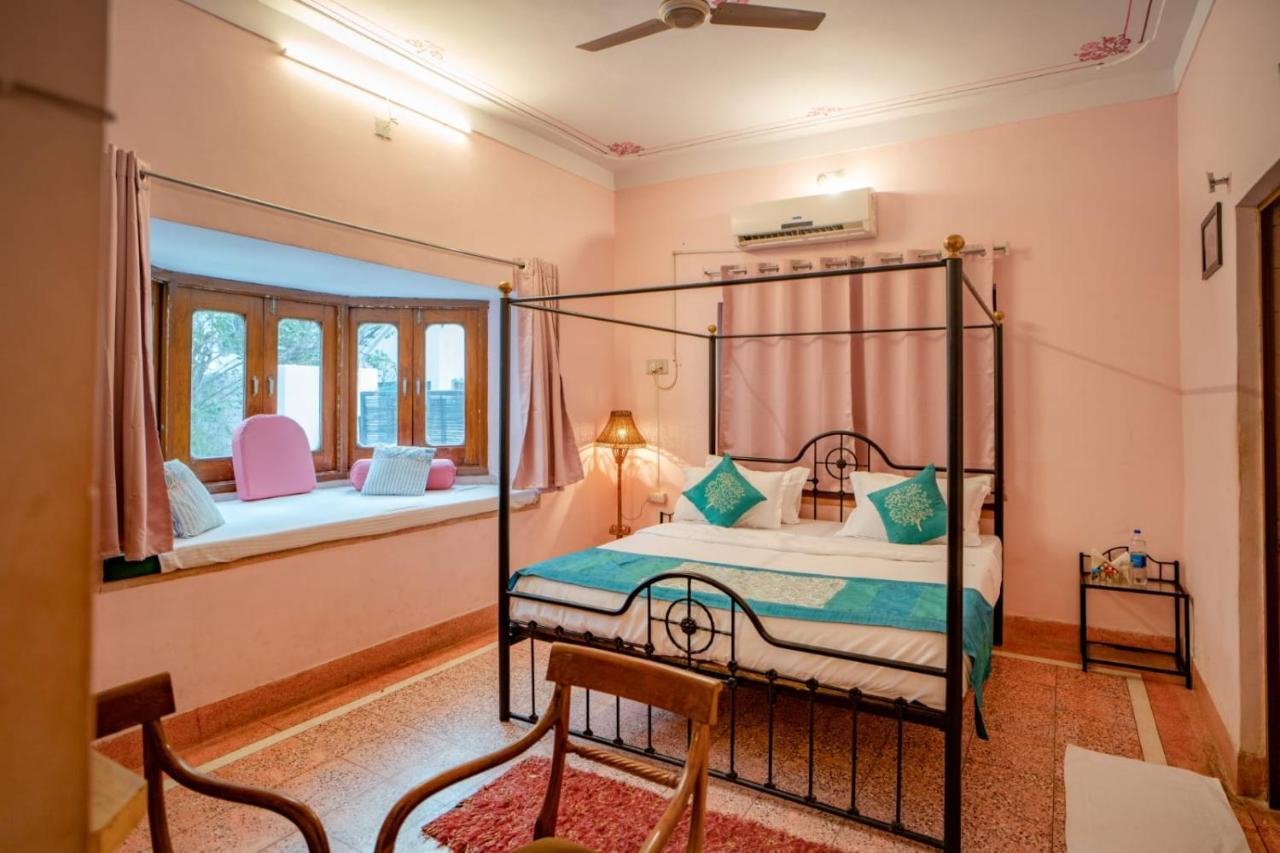 Hotel Ambavgarh Palace Udaipur Exteriör bild