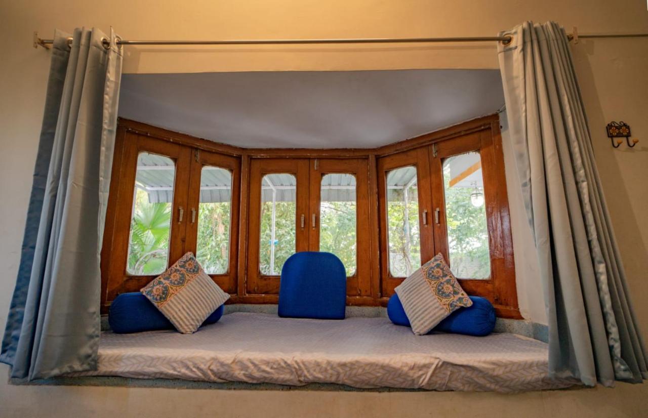 Hotel Ambavgarh Palace Udaipur Exteriör bild