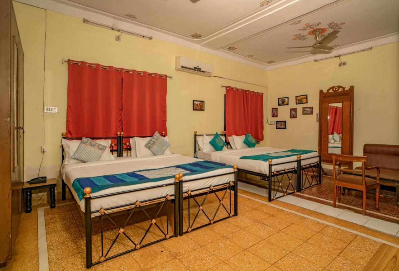 Hotel Ambavgarh Palace Udaipur Exteriör bild