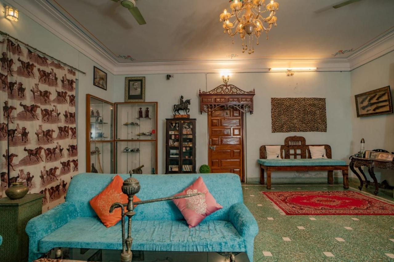 Hotel Ambavgarh Palace Udaipur Exteriör bild