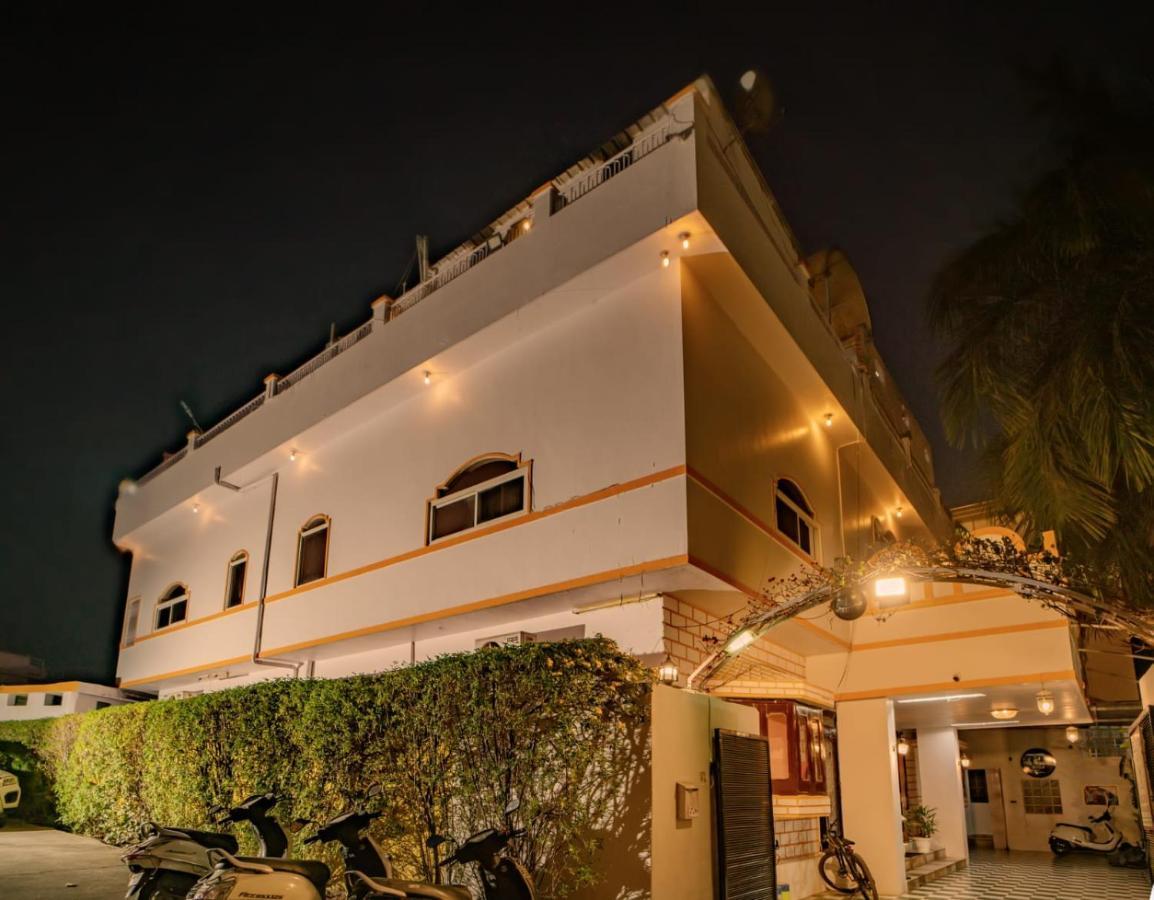 Hotel Ambavgarh Palace Udaipur Exteriör bild