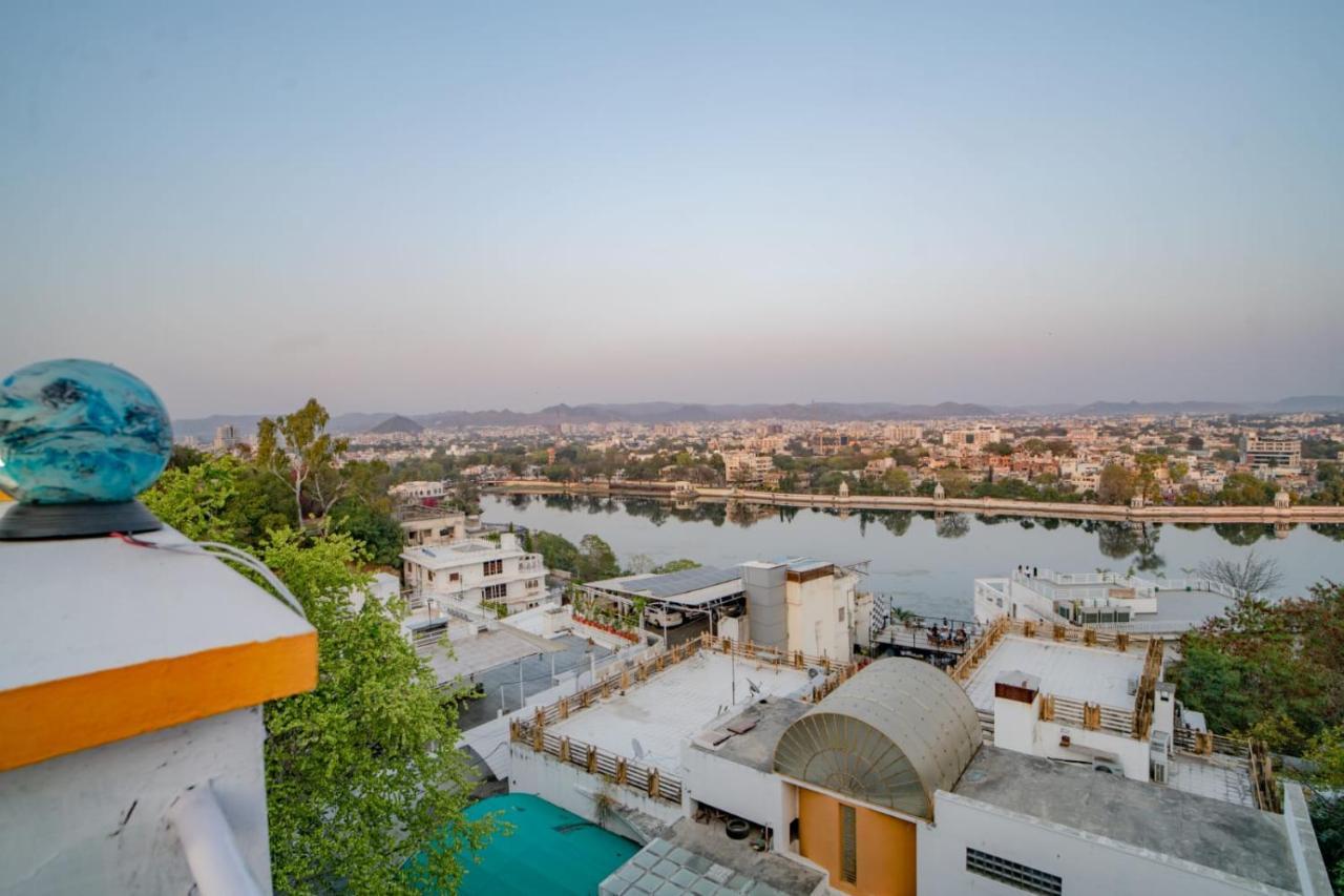 Hotel Ambavgarh Palace Udaipur Exteriör bild