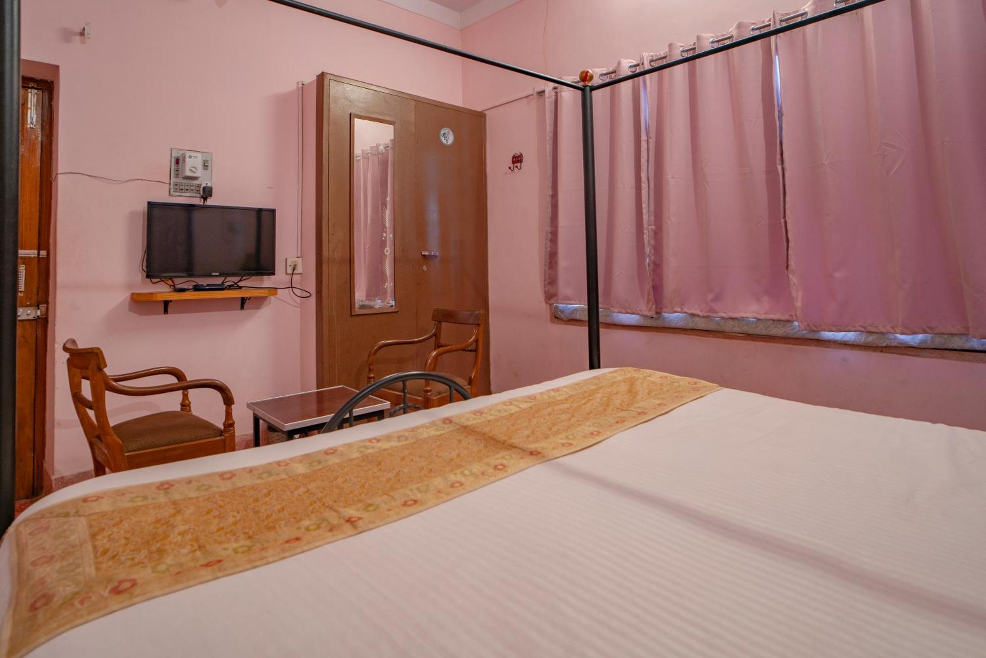 Hotel Ambavgarh Palace Udaipur Exteriör bild