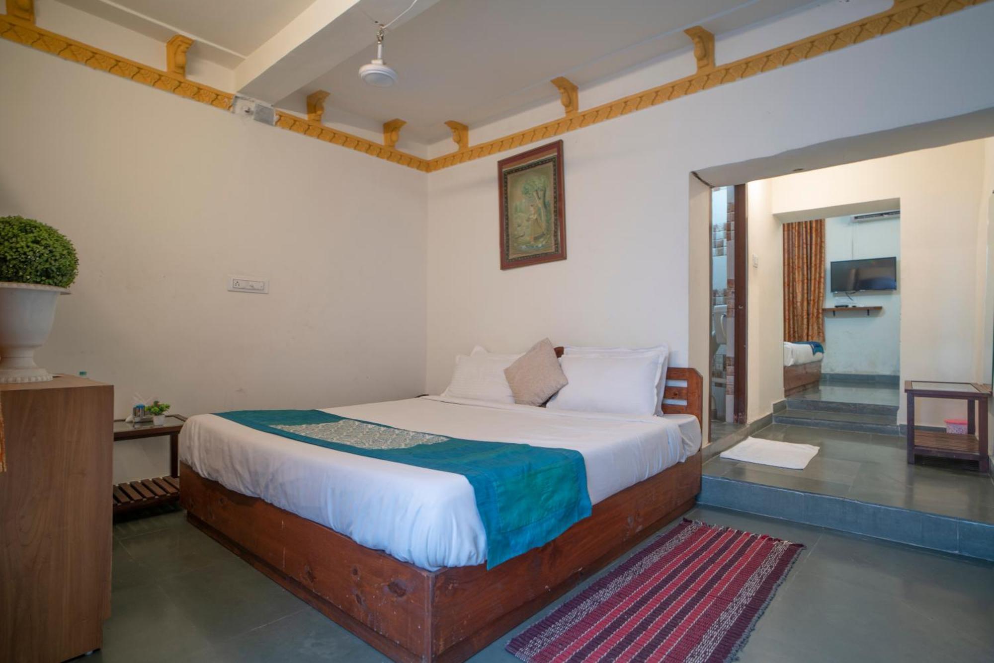 Hotel Ambavgarh Palace Udaipur Exteriör bild