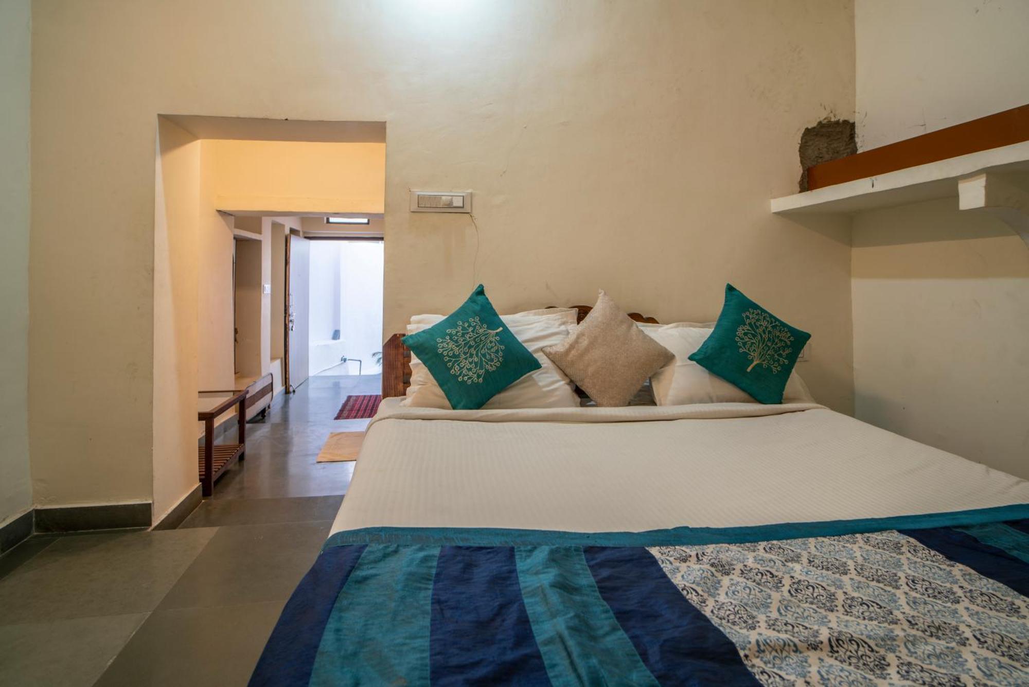 Hotel Ambavgarh Palace Udaipur Exteriör bild