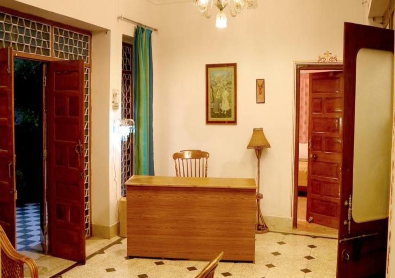 Hotel Ambavgarh Palace Udaipur Exteriör bild