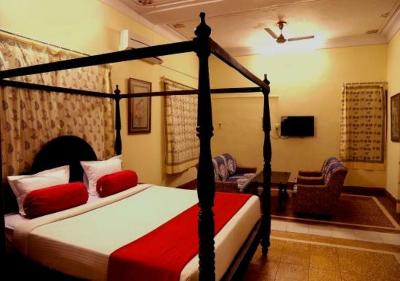 Hotel Ambavgarh Palace Udaipur Exteriör bild