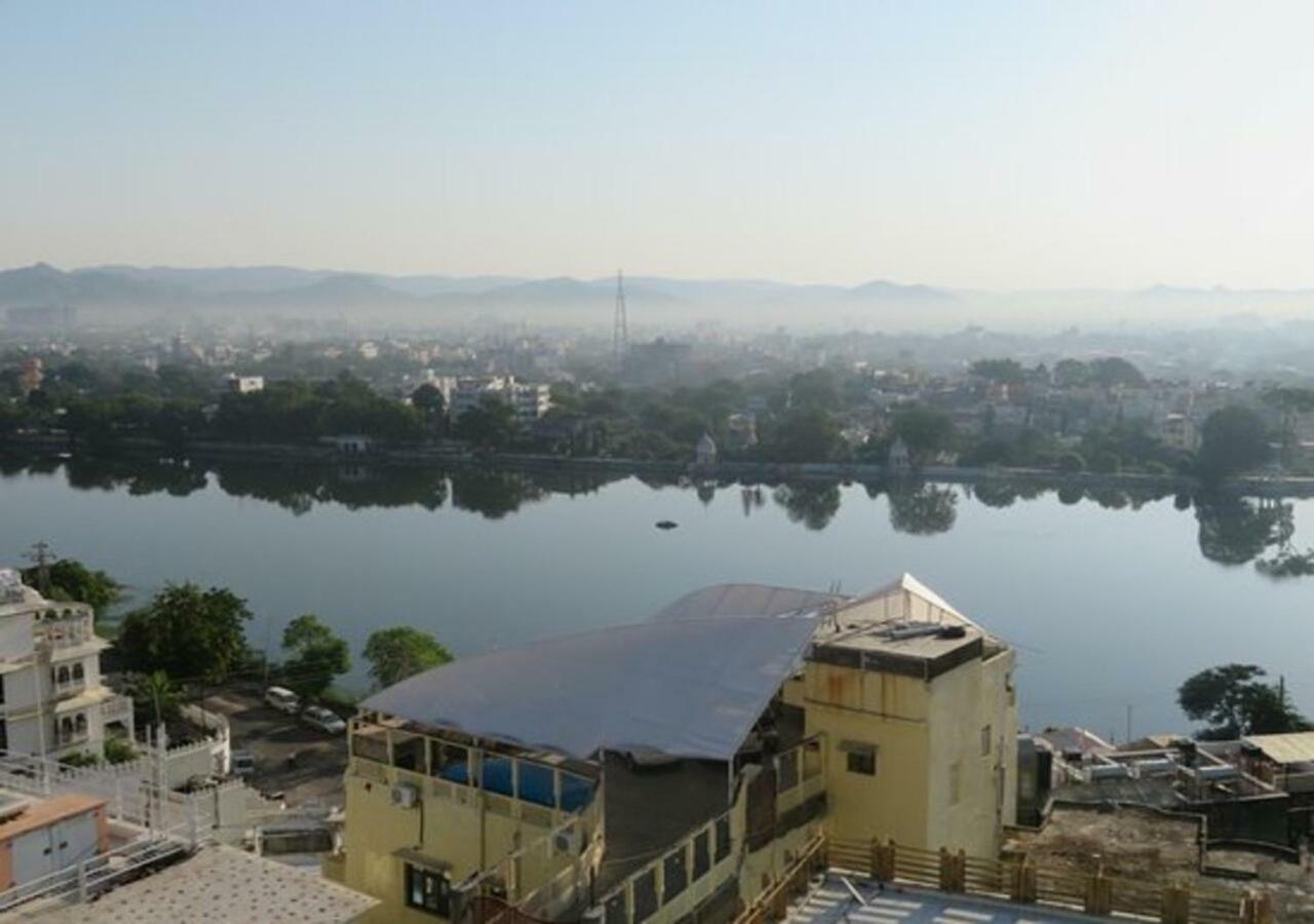 Hotel Ambavgarh Palace Udaipur Exteriör bild