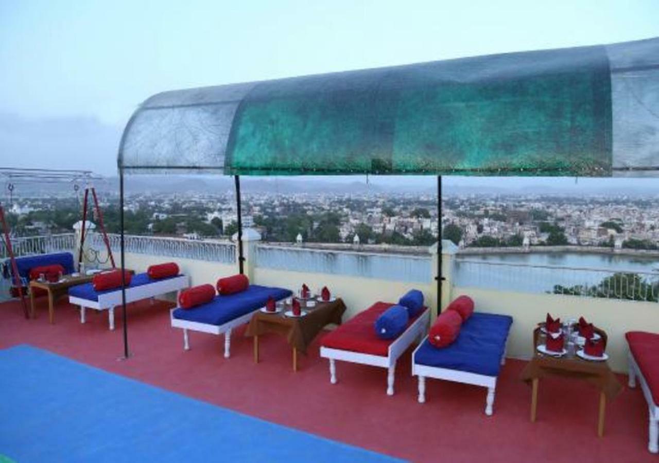 Hotel Ambavgarh Palace Udaipur Exteriör bild