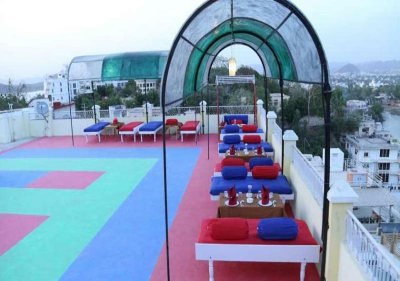 Hotel Ambavgarh Palace Udaipur Exteriör bild
