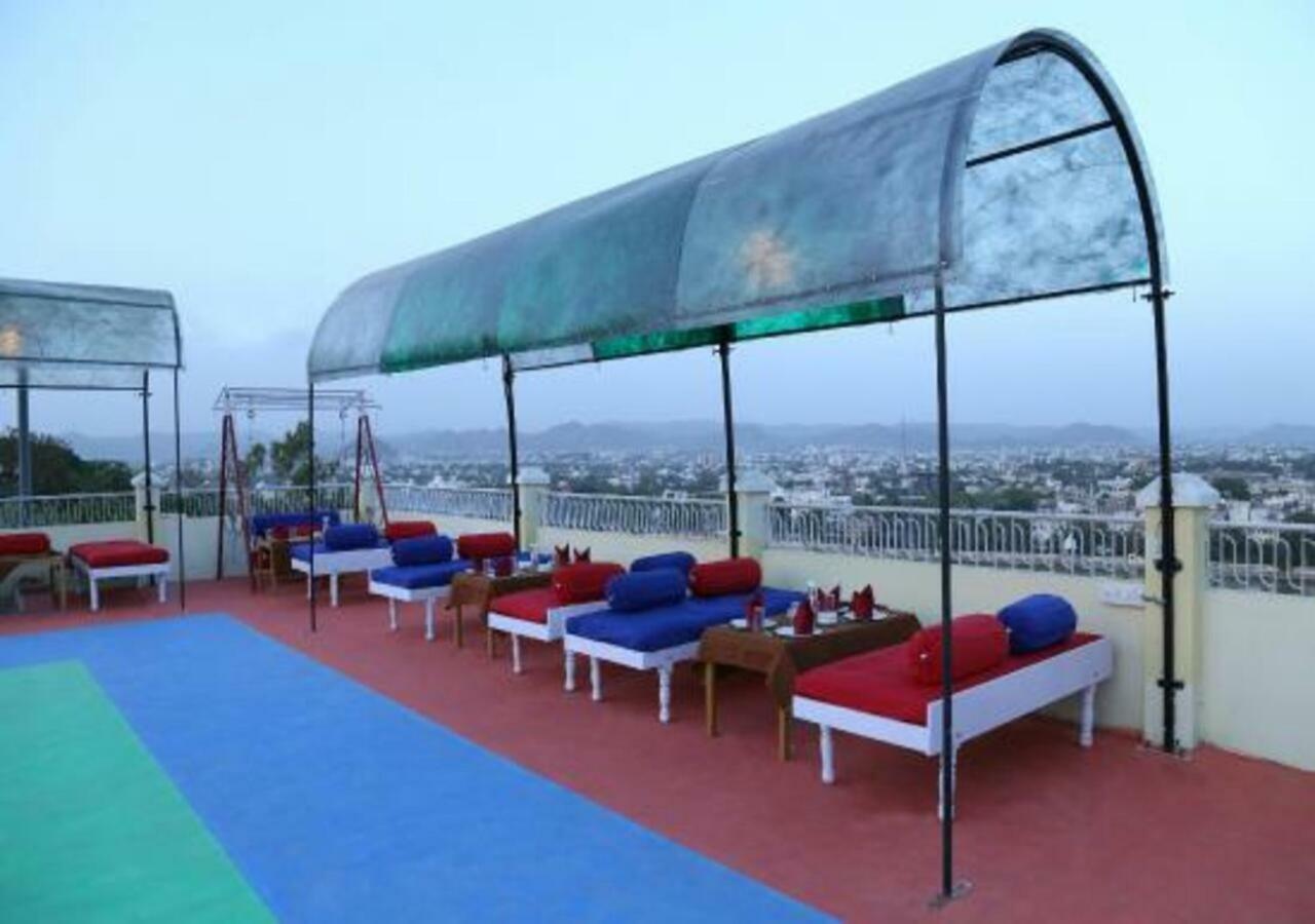 Hotel Ambavgarh Palace Udaipur Exteriör bild