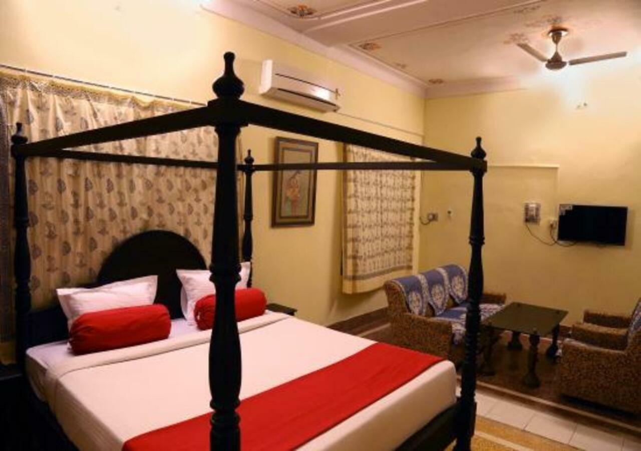Hotel Ambavgarh Palace Udaipur Exteriör bild