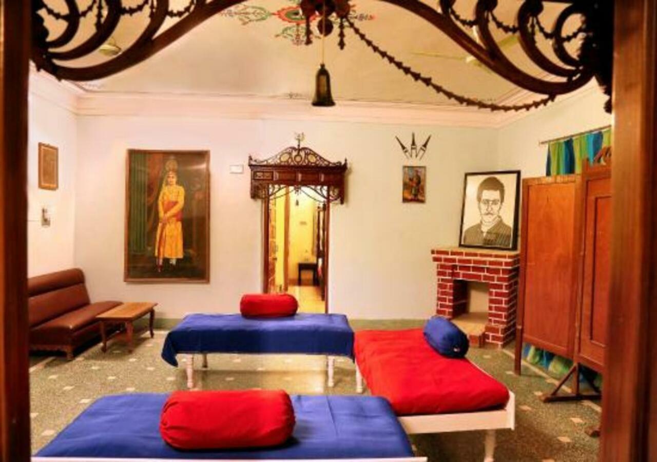 Hotel Ambavgarh Palace Udaipur Exteriör bild